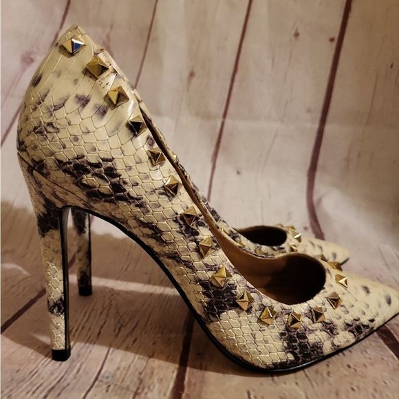 Steve Madden "Proto" Tan/Brown Snakeskin Faux Leather Gold Stud Detail 5.5M $150 - Picture 4 of 7